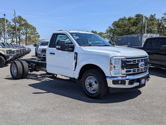 new 2025 Ford F-350 car, priced at $54,185