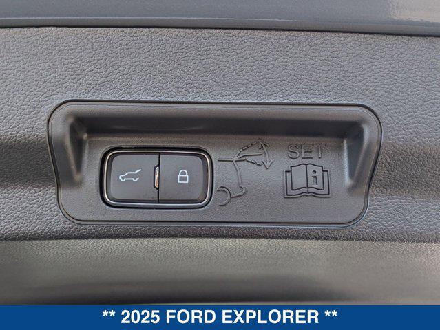 new 2025 Ford Explorer car, priced at $40,400