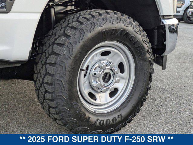 new 2025 Ford F-250 car, priced at $55,335