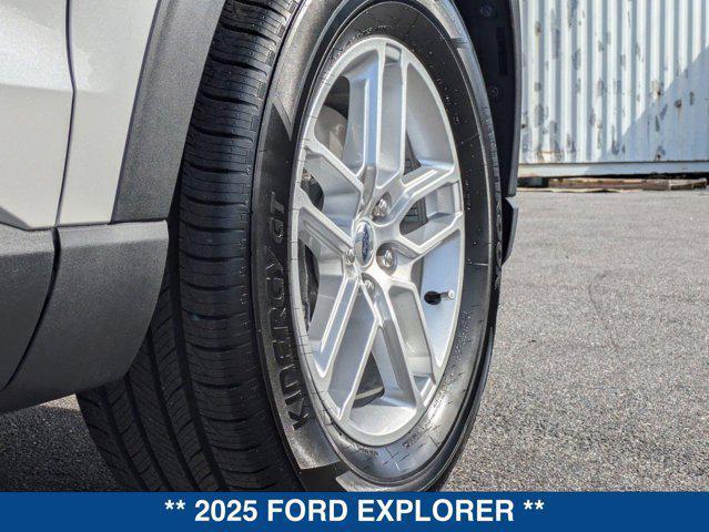 new 2025 Ford Explorer car, priced at $42,473