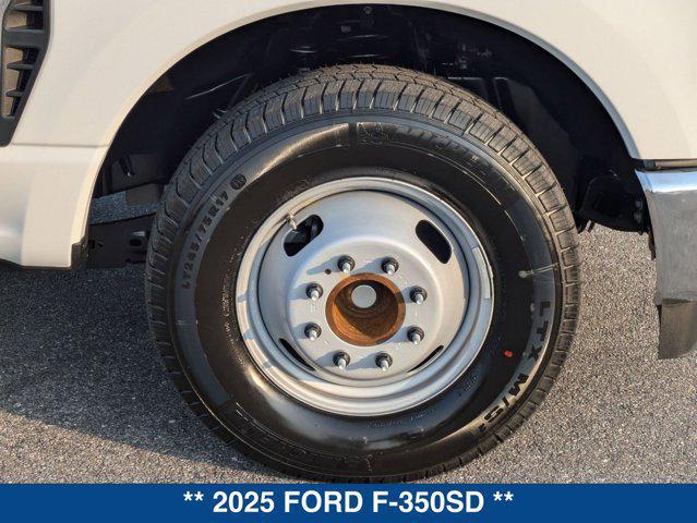 new 2025 Ford F-350 car, priced at $65,070