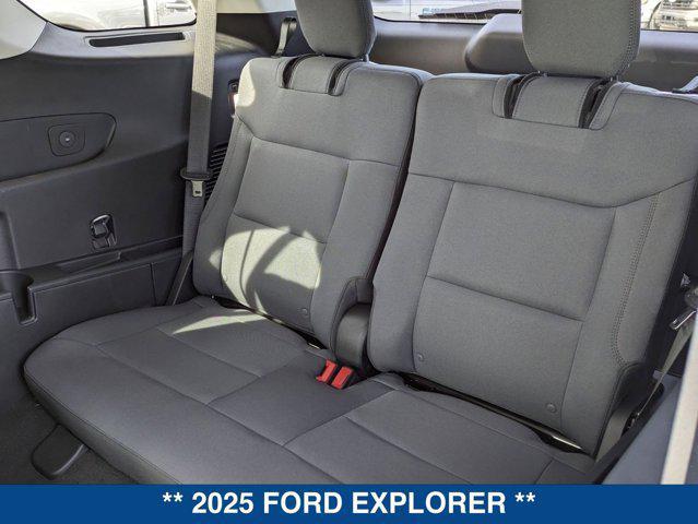 new 2025 Ford Explorer car, priced at $40,400