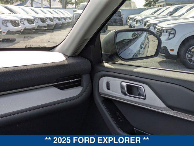 new 2025 Ford Explorer car, priced at $40,400