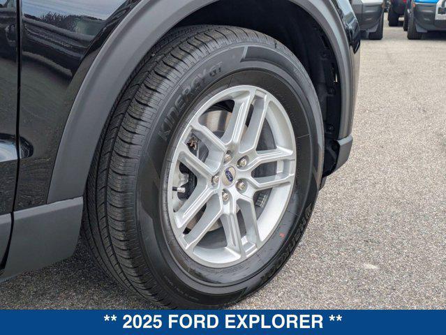 new 2025 Ford Explorer car, priced at $43,425
