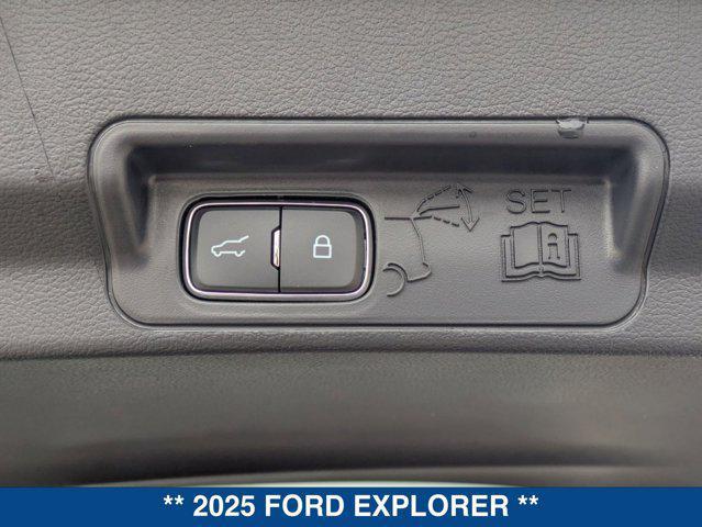 new 2025 Ford Explorer car, priced at $43,425
