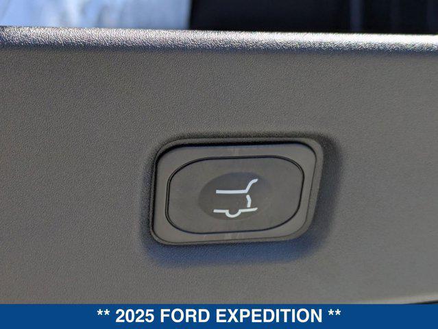 new 2025 Ford Expedition car, priced at $67,370