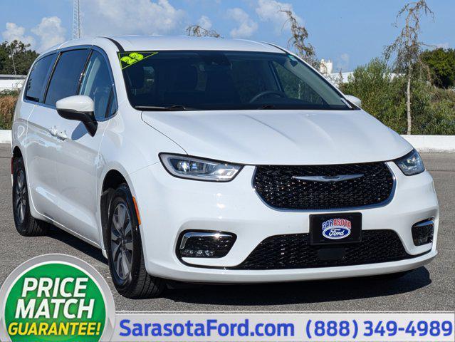 used 2023 Chrysler Pacifica Hybrid car, priced at $27,997