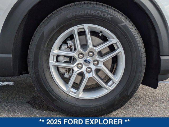 new 2025 Ford Explorer car, priced at $40,745