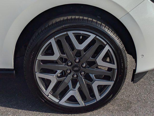 new 2025 Ford Expedition car, priced at $89,990