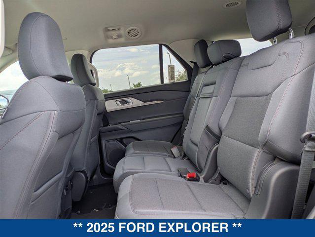 new 2025 Ford Explorer car, priced at $39,905