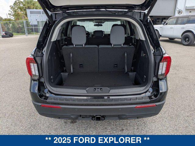 new 2025 Ford Explorer car, priced at $39,905
