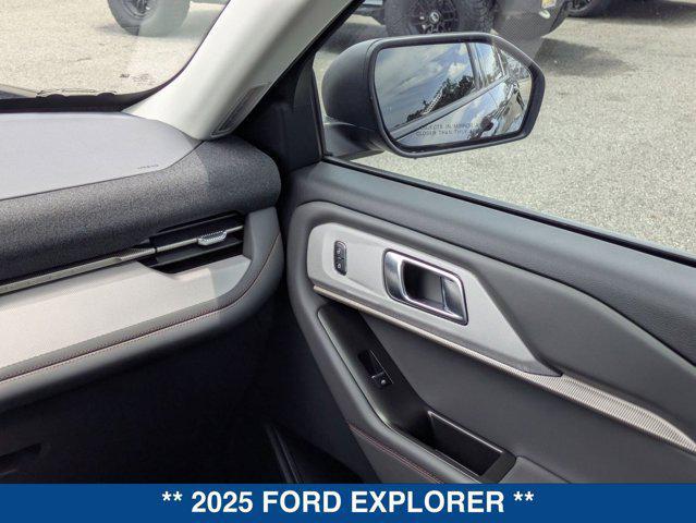 new 2025 Ford Explorer car, priced at $39,905