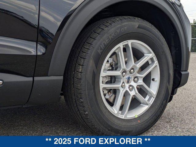 new 2025 Ford Explorer car, priced at $39,905