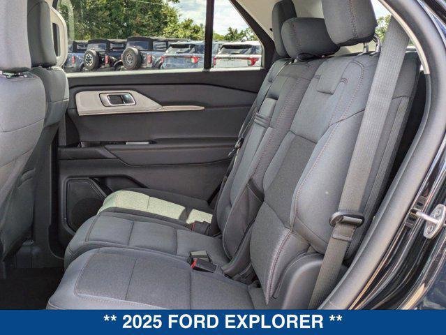 new 2025 Ford Explorer car, priced at $39,850