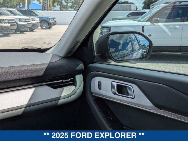 new 2025 Ford Explorer car, priced at $39,850