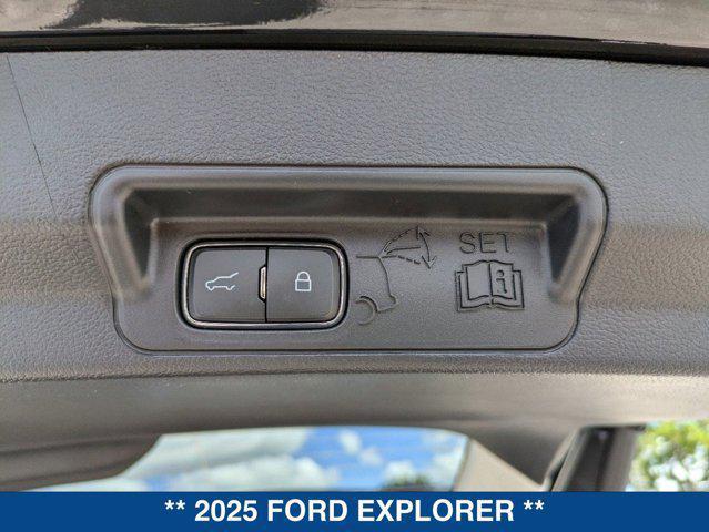 new 2025 Ford Explorer car, priced at $39,850