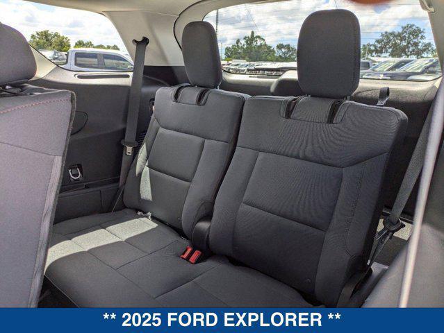 new 2025 Ford Explorer car, priced at $39,850