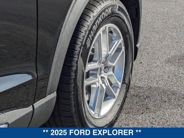 new 2025 Ford Explorer car, priced at $43,425