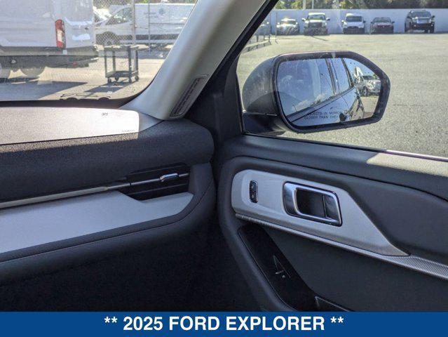 new 2025 Ford Explorer car, priced at $43,425
