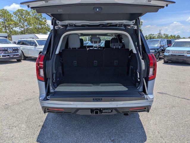 new 2025 Ford Expedition car, priced at $68,365