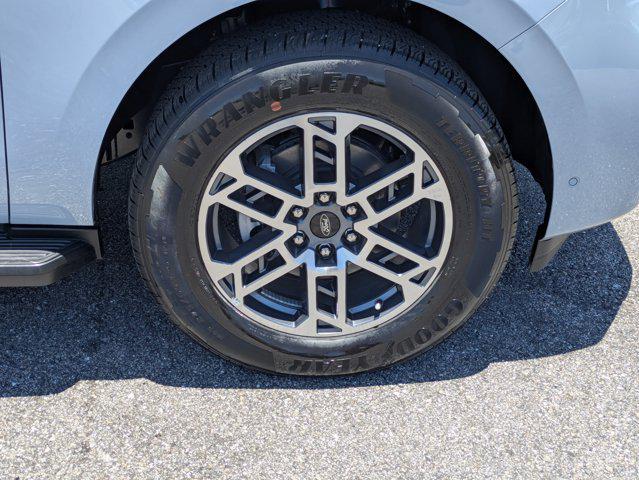 new 2025 Ford Expedition car, priced at $68,365