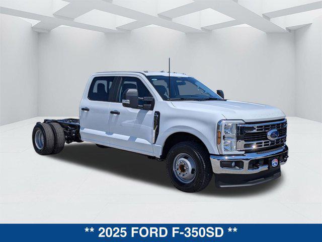 new 2025 Ford F-350 car, priced at $57,125