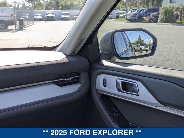 new 2025 Ford Explorer car, priced at $39,905