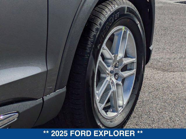 new 2025 Ford Explorer car, priced at $39,905