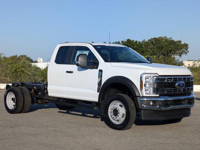 new 2025 Ford F-450 car, priced at $61,460