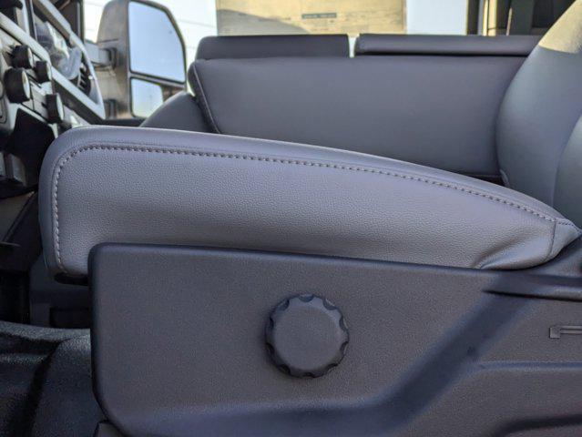 new 2025 Ford F-450 car, priced at $61,460