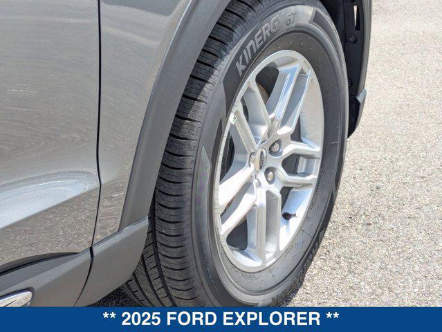 new 2025 Ford Explorer car, priced at $43,425