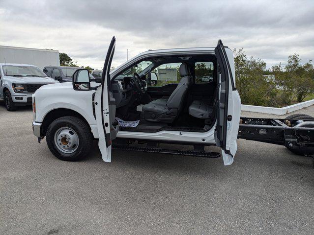 new 2025 Ford F-350 car, priced at $56,405