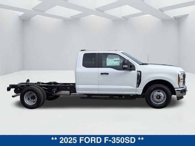 new 2025 Ford F-350 car, priced at $56,405