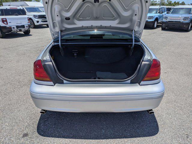 used 2003 Ford Crown Victoria car, priced at $8,997