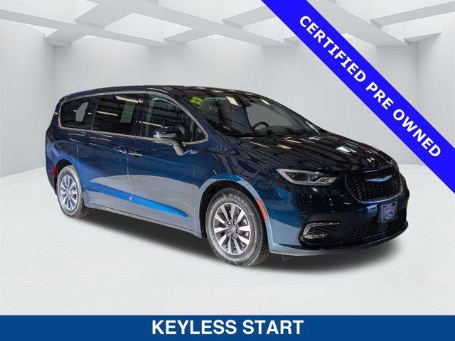 used 2023 Chrysler Pacifica Hybrid car, priced at $27,900