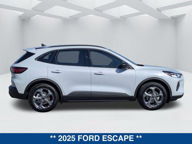 new 2025 Ford Escape car, priced at $29,550