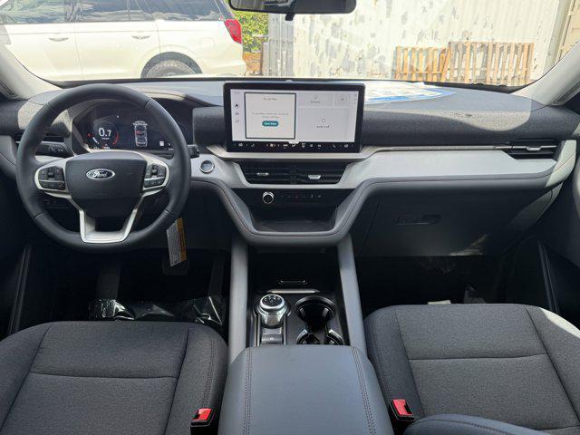 new 2025 Ford Explorer car, priced at $39,905