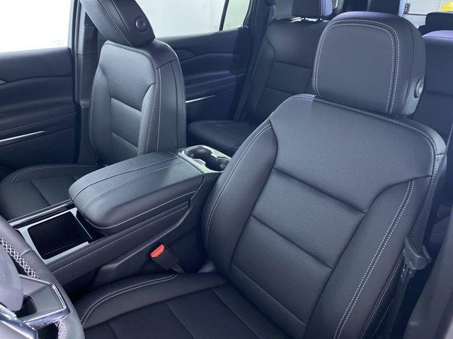 new 2025 Chevrolet Traverse car, priced at $48,505