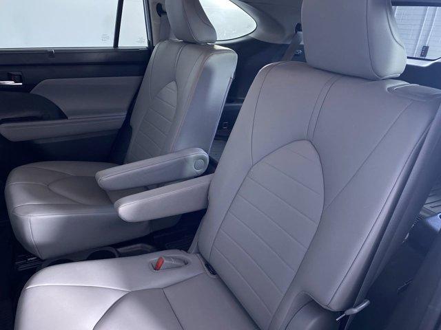 used 2020 Toyota Highlander car, priced at $31,990
