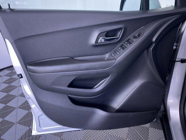 used 2022 Chevrolet Trax car, priced at $15,990