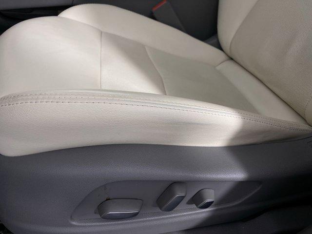 used 2022 Cadillac XT5 car, priced at $35,990