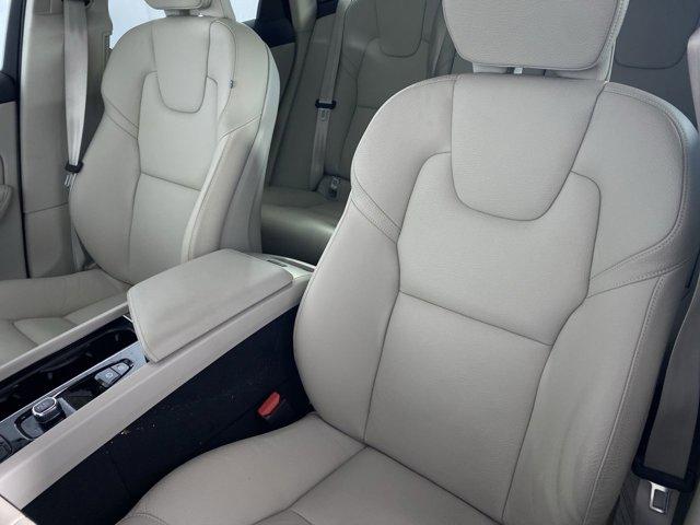 used 2023 Volvo XC60 Recharge Plug-In Hybrid car, priced at $36,990
