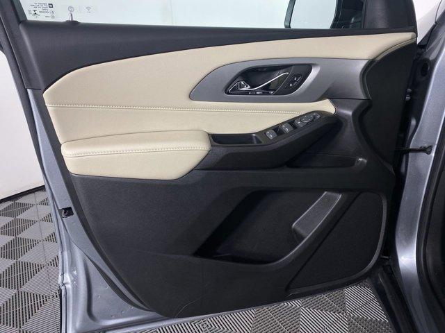 used 2023 Chevrolet Traverse car, priced at $29,490