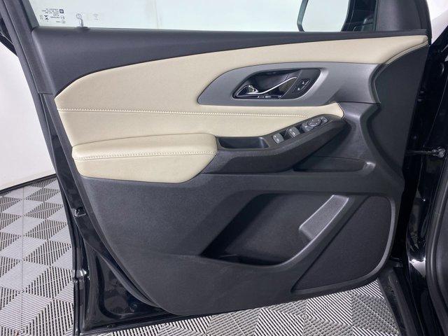 used 2023 Chevrolet Traverse car, priced at $29,990