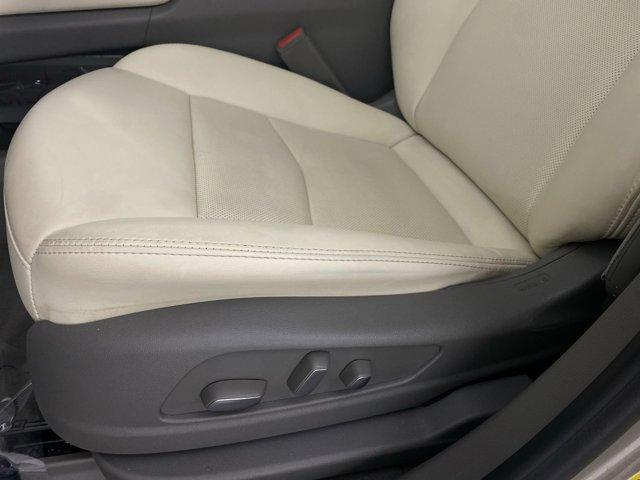 used 2022 Cadillac XT5 car, priced at $30,990