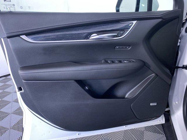 used 2022 Cadillac XT5 car, priced at $36,290