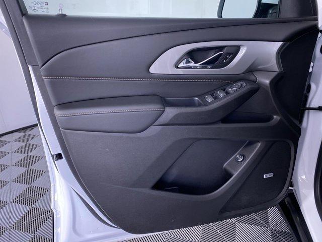 used 2021 Chevrolet Traverse car, priced at $23,790