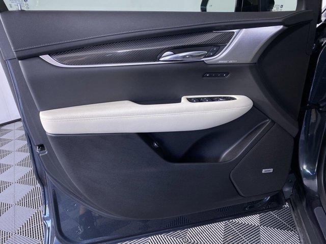 used 2022 Cadillac XT6 car, priced at $39,990