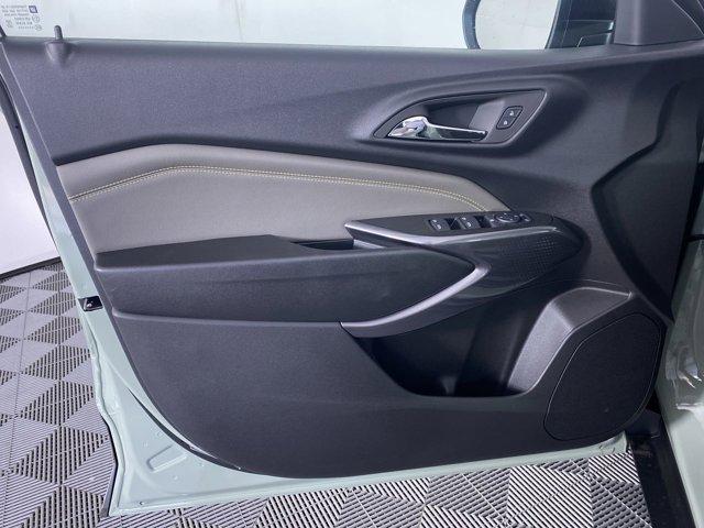 new 2025 Chevrolet Trax car, priced at $26,779