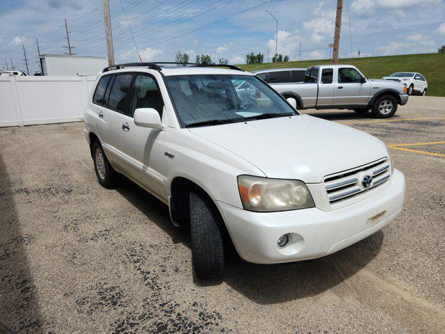 used 2006 Toyota Highlander car, priced at $2,999